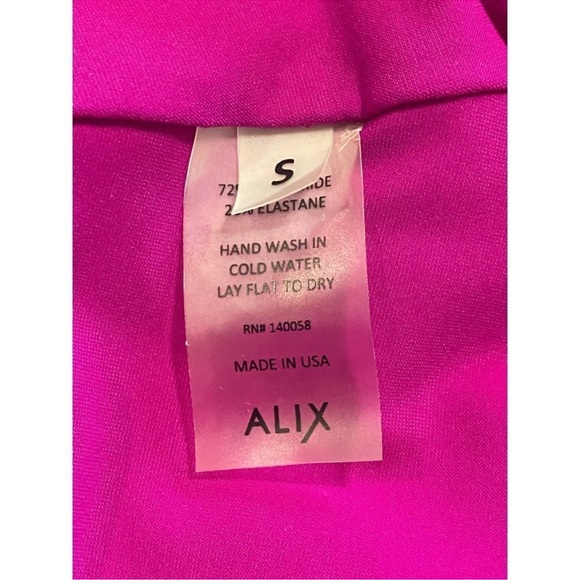 ALIX NYC
Shelborne Swimsuit
Select a Color
Color: Magenta & Red - Picture 8 of 12